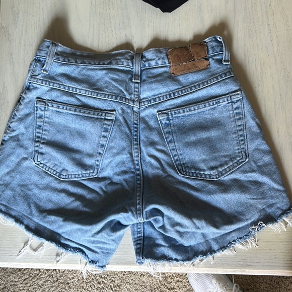 Light Boyfriend style jean shorts with frayed/rolled bottoms - Picture 4 of 7